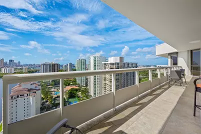 20191 E Country Club Dr #TS8, Aventura, FL 33180 - Photo 21