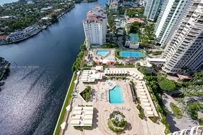 20191 E Country Club Dr #TS8, Aventura, FL 33180 - Photo 23