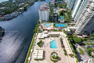 20191 E Country Club Dr, Aventura, FL 33180 - Photo 23