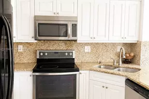 8851 NW 119th St, Hialeah Gardens, FL 33018 - Photo 9