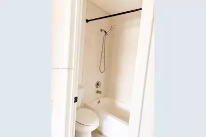 8851 NW 119th St #1206-1, Hialeah Gardens, FL 33018 - Photo 5