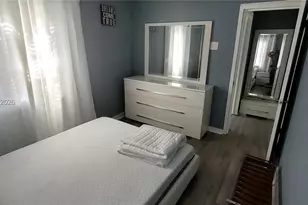 104 NE 5th St, Fort Lauderdale, FL 33301 - Photo 13
