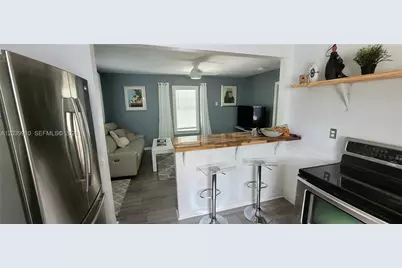 104 NE 5th St, Fort Lauderdale, FL 33301 - Photo 5