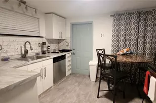 104 NE 5th St, Fort Lauderdale, FL 33301 - Photo 15