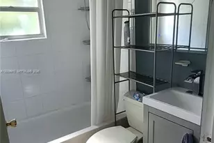 104 NE 5th St, Fort Lauderdale, FL 33301 - Photo 9