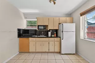 920 NW 35th Ave, Miami, FL 33125 - Photo 37