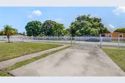17611 NW 32nd Ct, Miami Gardens, FL 33056 - Photo 25