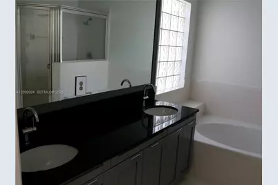 17124 NW 10th St, Pembroke Pines, FL 33028 - Photo 3
