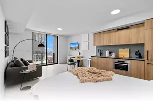 121 NE 5th St, Miami, FL 33132 - Photo 5