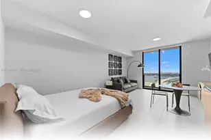 121 NE 5th St, Miami, FL 33132 - Photo 7