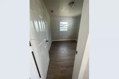 10540 SW 172nd St, Miami, FL 33157 - Photo 9