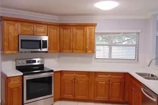 17883 SW 5th St, Pembroke Pines, FL 33029 - Photo 13