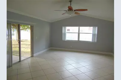 17883 SW 5th St, Pembroke Pines, FL 33029 - Photo 15