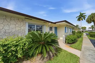 2894 E Crosley Dr E, West Palm Beach, FL 33415 - Photo 17