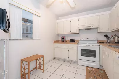 2800 Somerset Dr #115J, Lauderdale Lakes, FL 33311 - Photo 3
