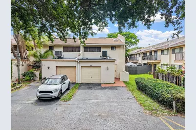 4293 N 76th Ave, Davie, FL 33024 - Photo 1