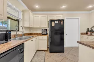 6633 N Parkway Dr, Margate, FL 33068 - Photo 5