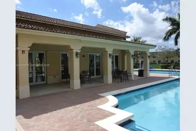 930 NE 34th Ave #202, Homestead, FL 33033 - Photo 5