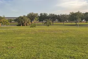 7070 NW 177th St, Hialeah, FL 33015 - Photo 17