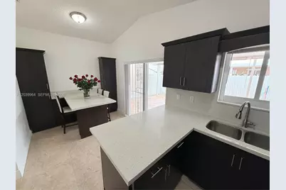 2854 W 75th Ter, Hialeah, FL 33018 - Photo 17