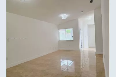 2854 W 75th Ter, Hialeah, FL 33018 - Photo 9