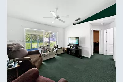 239 Chardonnay Pl, Tampa, FL 33594 - Photo 5