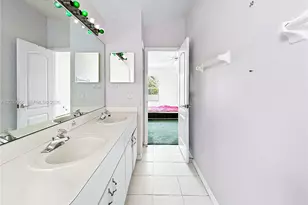 239 Chardonnay Pl, Tampa, FL 33594 - Photo 11