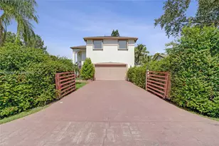 2151 NW 121st Ave, Plantation, FL 33323 - Photo 1