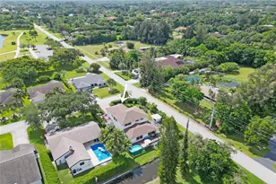 2151 NW 121st Ave, Plantation, FL 33323 - Photo 21