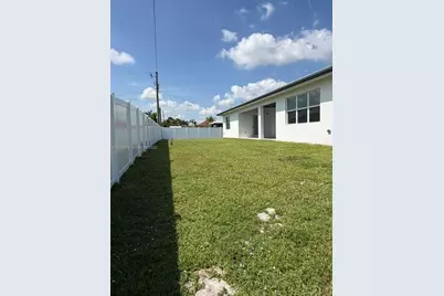 121 SW Sea Lion Rd, Port Saint Lucie, FL 34953 - Photo 11