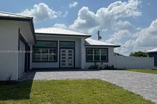 121 SW Sea Lion Rd, Port Saint Lucie, FL 34953 - Photo 5
