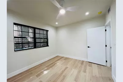 1470 Lincoln Ter #2, Miami Beach, FL 33139 - Photo 13