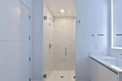 700 NE 24th St #5402, Miami, FL 33137 - Photo 37