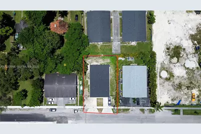 13720 NE 2nd Ct, North Miami, FL 33161 - Photo 3