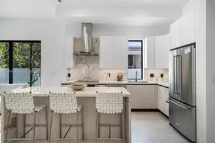 2939 SW 21st St, Miami, FL 33145 - Photo 13