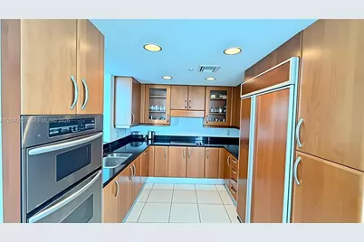 19400 Turnberry Way #1131, Aventura, FL 33180 - Photo 9