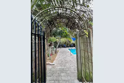 590 NW 40th Ct #3, Oakland Park, FL 33309 - Photo 17