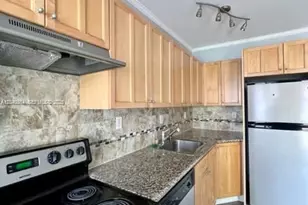 590 NW 40th Ct, Oakland Park, FL 33309 - Photo 7