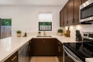 670 NE 207th St, Miami, FL 33179 - Photo 3