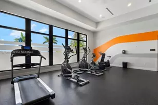 670 NE 207th St, Miami, FL 33179 - Photo 21