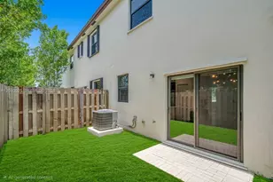 670 NE 207th St, Miami, FL 33179 - Photo 15