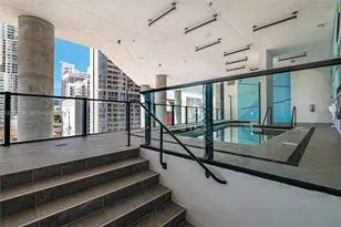 398 NE 5th St, Miami, FL 33132 - Photo 27