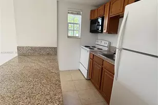 7130 Rue Versailles, Miami Beach, FL 33141 - Photo 7