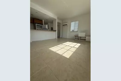 7130 Rue Versailles #11, Miami Beach, FL 33141 - Photo 3