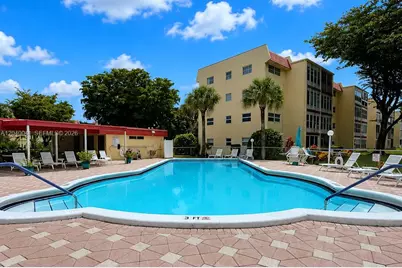 1035 Country Club Dr #102, Margate, FL 33063 - Photo 9