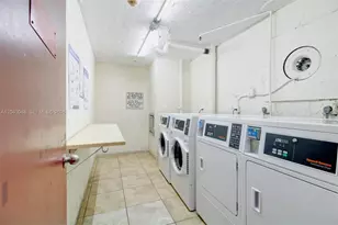 4717 NW 7th St, Miami, FL 33126 - Photo 19