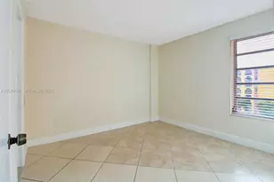 4717 NW 7th St, Miami, FL 33126 - Photo 7