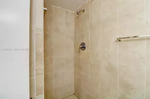 4717 NW 7th St, Miami, FL 33126 - Photo 9