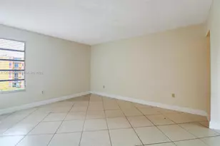 4717 NW 7th St, Miami, FL 33126 - Photo 13
