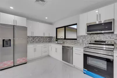 6940 NW 6th St, Plantation, FL 33317 - Photo 9